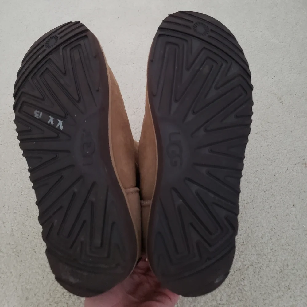 Ugg Classic Knot Classic Short Boots sz6